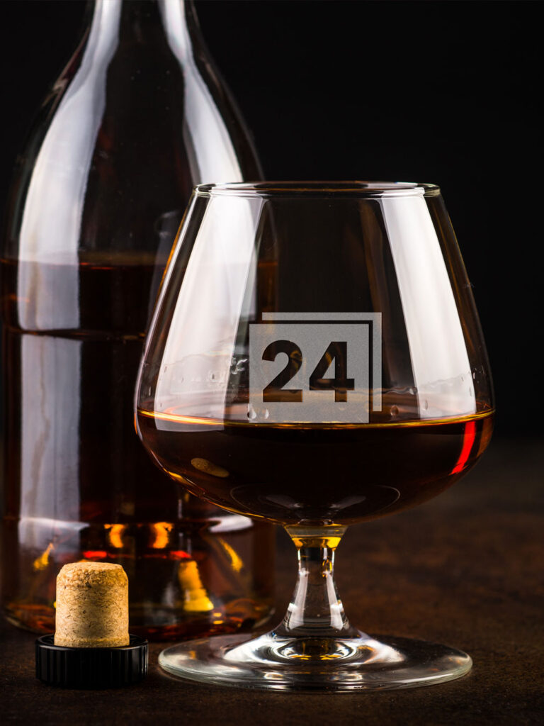 Graviertes Cognacglas mit unserem Logo