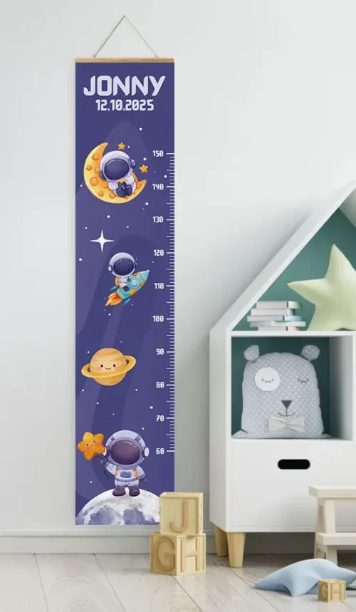 Kindermesslatte - Astronaut Cosmo im Kinderzimmer