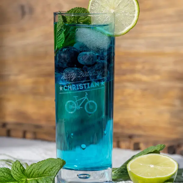 Longdrinkglas mit Gravur zum Geburtstag - Sommerlicher Cocktail
