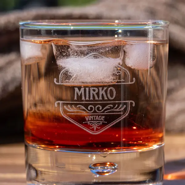 Whiskeyglas mit Gravur zum Geburtstag